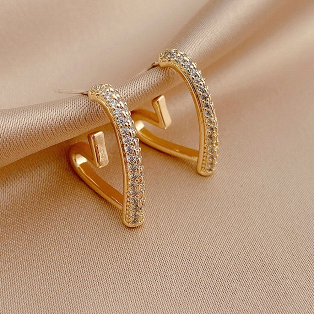 Micro-Pavé CZ Heart-Shaped Hoop Earrings - Gold Plated - Chic Feminine Romantic
